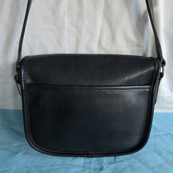 Vintage Coach Collegiate Crossbody Bag In Black - Picture 3 of 16